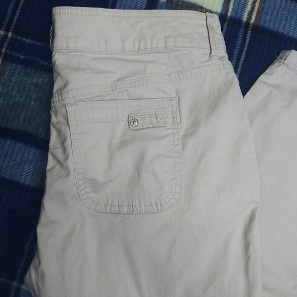 Gloria Vanderbilt Missy Capri's Size 8 - Picture 3 of 11